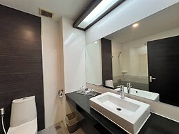 Crystal Suites Suvarnabhumi Airport