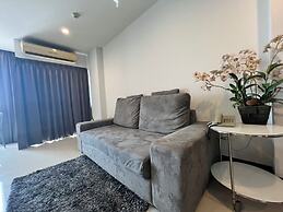 Crystal Suites Suvarnabhumi Airport