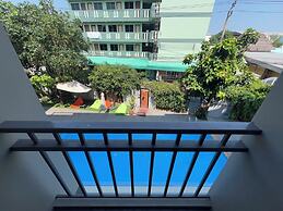 Crystal Suites Suvarnabhumi Airport