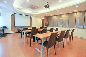 Crystal Suites Suvarnabhumi Airport