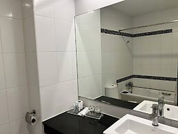Crystal Suites Suvarnabhumi Airport