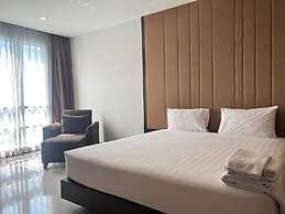 Crystal Suites Suvarnabhumi Airport