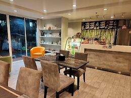 Crystal Suites Suvarnabhumi Airport
