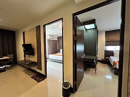 Crystal Suites Suvarnabhumi Airport