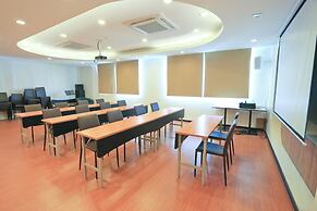 Crystal Suites Suvarnabhumi Airport