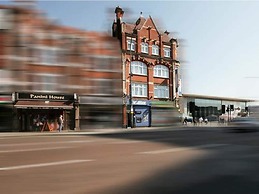 W12 Rooms