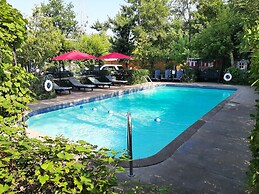 Blue Moon Motel