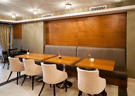 Gravis Suites