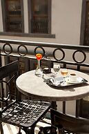 Gravis Suites