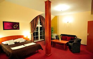 Zlote Deby Hotel