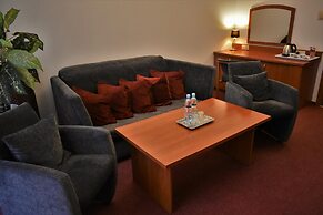 Zlote Deby Hotel