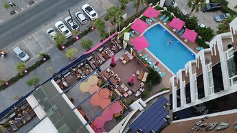 The Corner Park Hotel