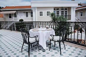 Elegance East Hotel - Boutique Class