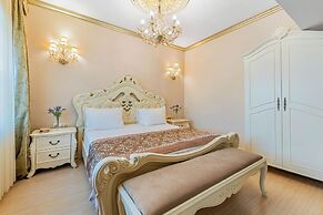 Elegance East Hotel - Boutique Class