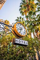 Elegance East Hotel - Boutique Class