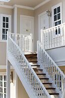 Elegance East Hotel - Boutique Class