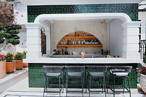Elegance East Hotel - Boutique Class
