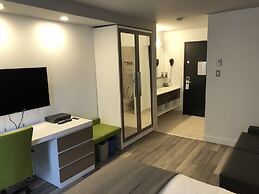 Hotel V