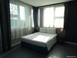 Leez Inn Malate