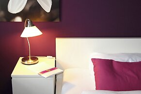 College Garden Hotel
