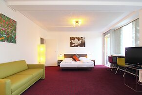 College Garden Hotel