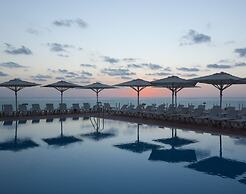 Island Luxurious Suites Hotel