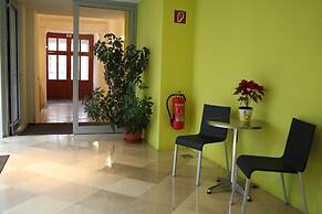 Hotel Caroline