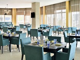 Mövenpick Hotel Jumeirah Lakes Towers