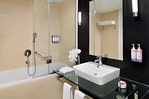 Mövenpick Hotel Jumeirah Lakes Towers