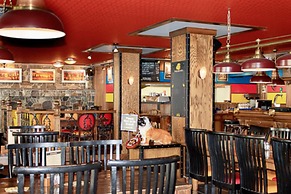 The Bulldog Hotel Silver Star