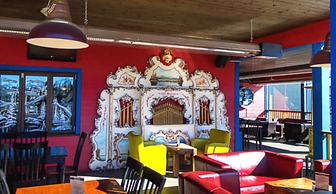 The Bulldog Hotel Silver Star