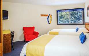 The Bulldog Hotel Silver Star