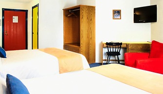 The Bulldog Hotel Silver Star
