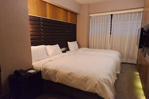 Newful Hotel