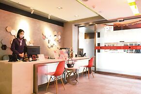 Newful Hotel