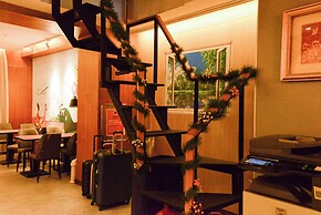 Newful Hotel