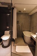 Newful Hotel