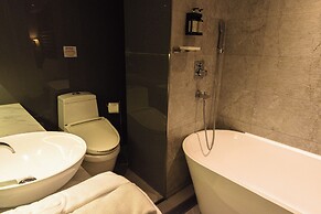Newful Hotel