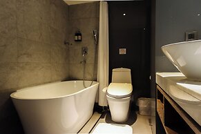 Newful Hotel