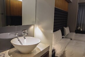 Newful Hotel