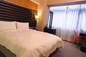 Newful Hotel