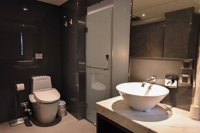 Newful Hotel