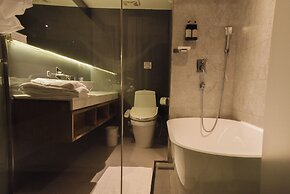 Newful Hotel