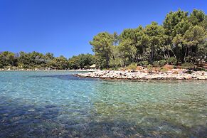 Crvena Luka Resort