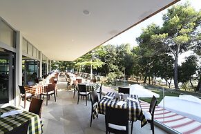 Crvena Luka Resort