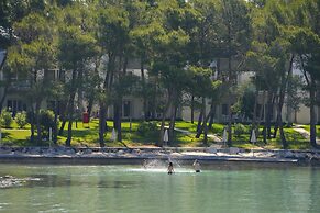 Crvena Luka Resort