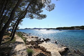 Crvena Luka Resort