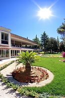 Crvena Luka Resort