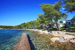 Crvena Luka Resort