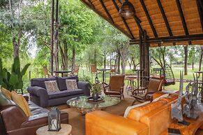 Black Rhino Game Lodge